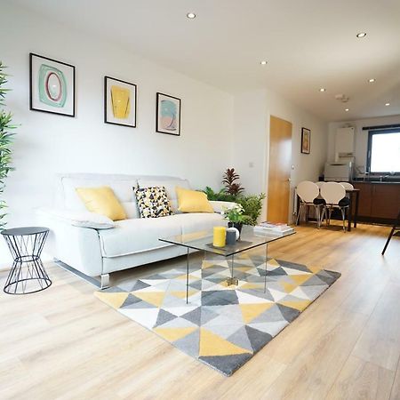 Perfectly Located Stunning Apartment ลอนดอน ภายนอก รูปภาพ
