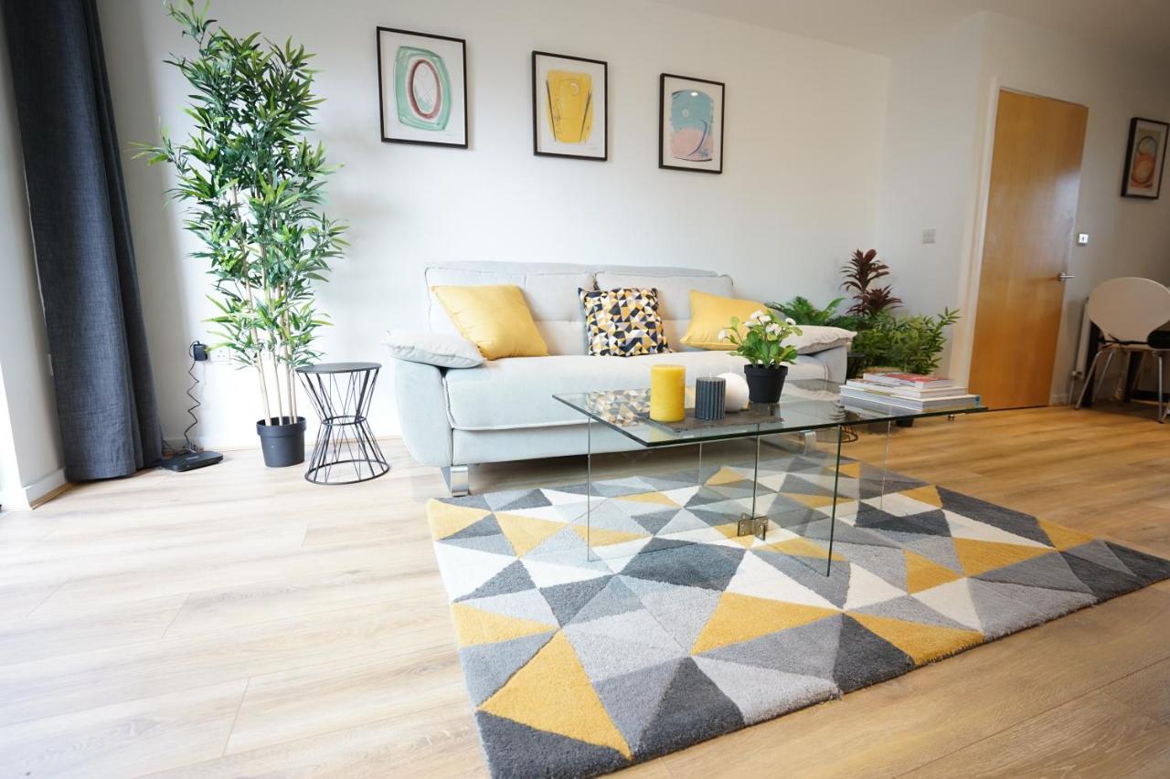 Perfectly Located Stunning Apartment ลอนดอน ภายนอก รูปภาพ